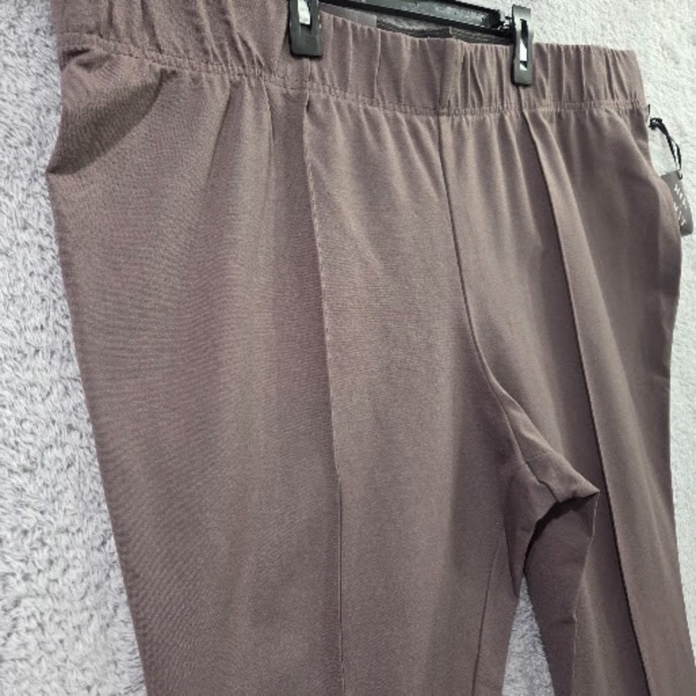 NWT Ava&Viv 3X Gray Ponte Knit Pants Plus Size 24W/26W High Rise Pull On Stretch - Picture 3 of 14